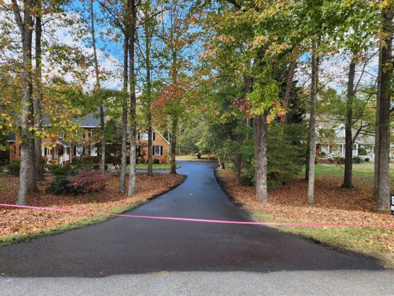 Asphalt Sealcoating : What are the Weather Conditions for Sealing?